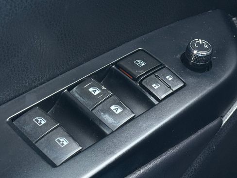 Used 2018 Toyota Highlander XLE FWD image 29