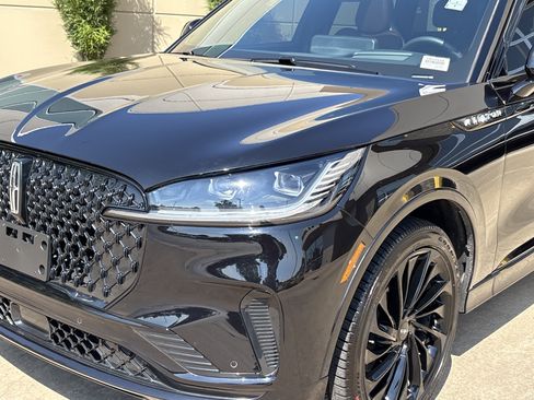 Used 2026 Lincoln Aviator Reserve AWD/4WD image 6