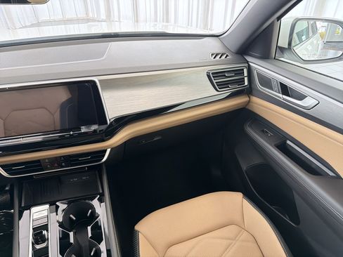 New 2026 Volkswagen Atlas Cross Sport SE FWD image 28