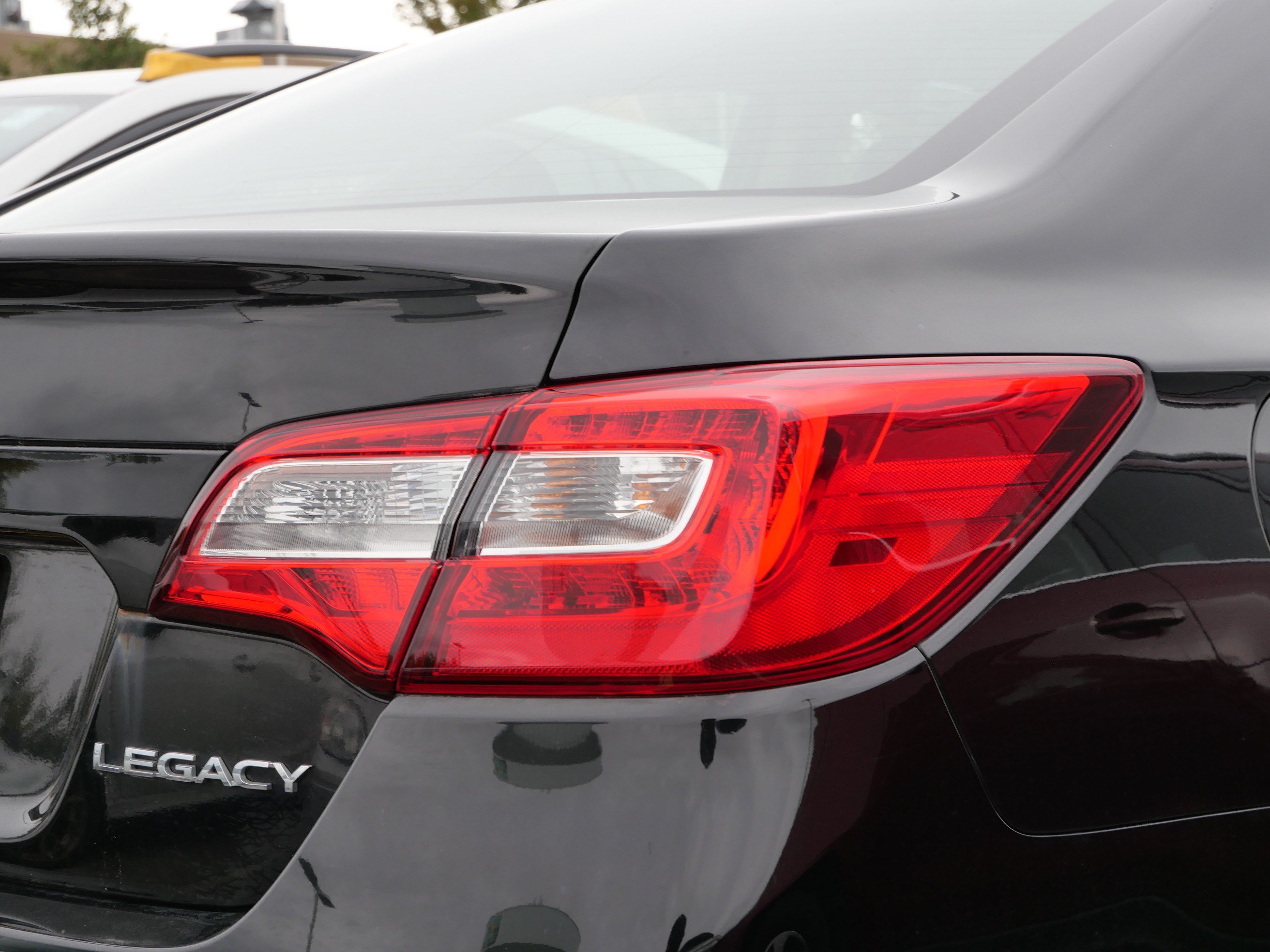 Used 2015 Subaru Legacy 2.5i Premium AWD/4WD image 8