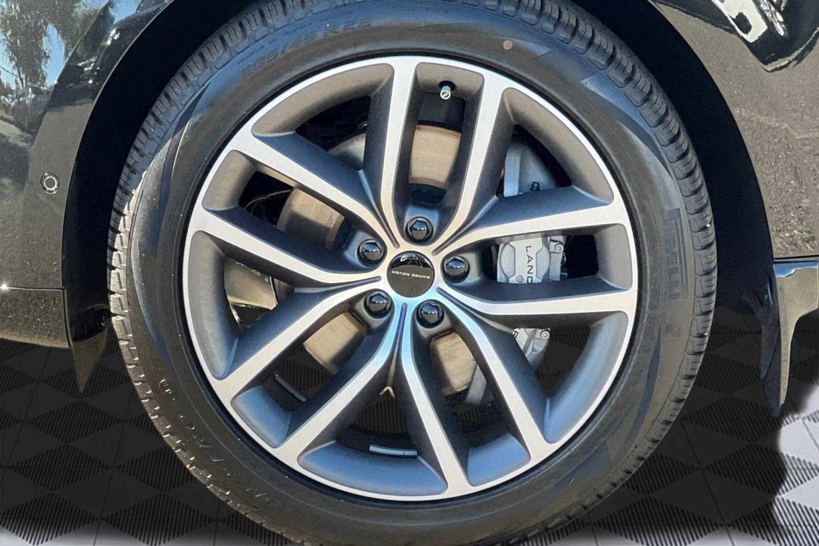 New 2026 Land Rover Range Rover SE AWD/4WD image 10