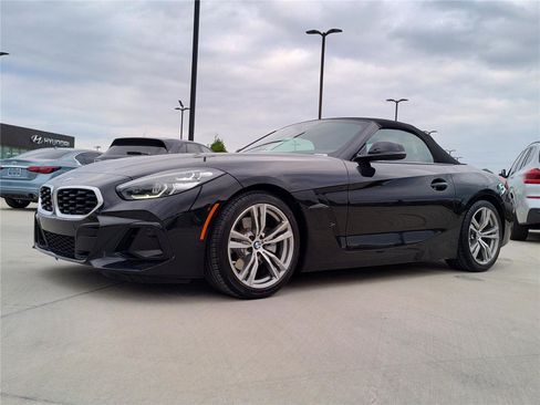 Used 2025 BMW Z4 sDrive30i image 3
