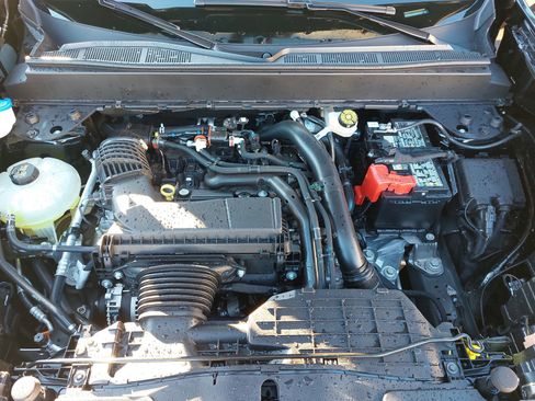 Used 2025 Ford Maverick XLT w/ Equipment Group 302A image 33