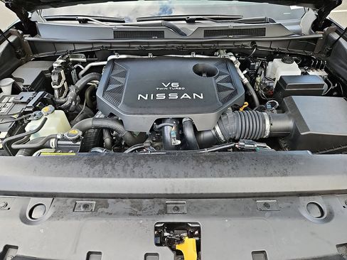 Used 2025 Nissan Armada PRO-4X AWD/4WD image 30
