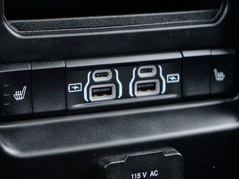 Used 2024 RAM 1500 Laramie AWD/4WD image 35