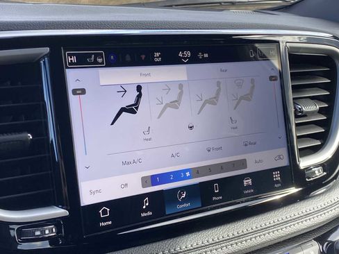 New 2026 Chrysler Pacifica Select FWD image 24