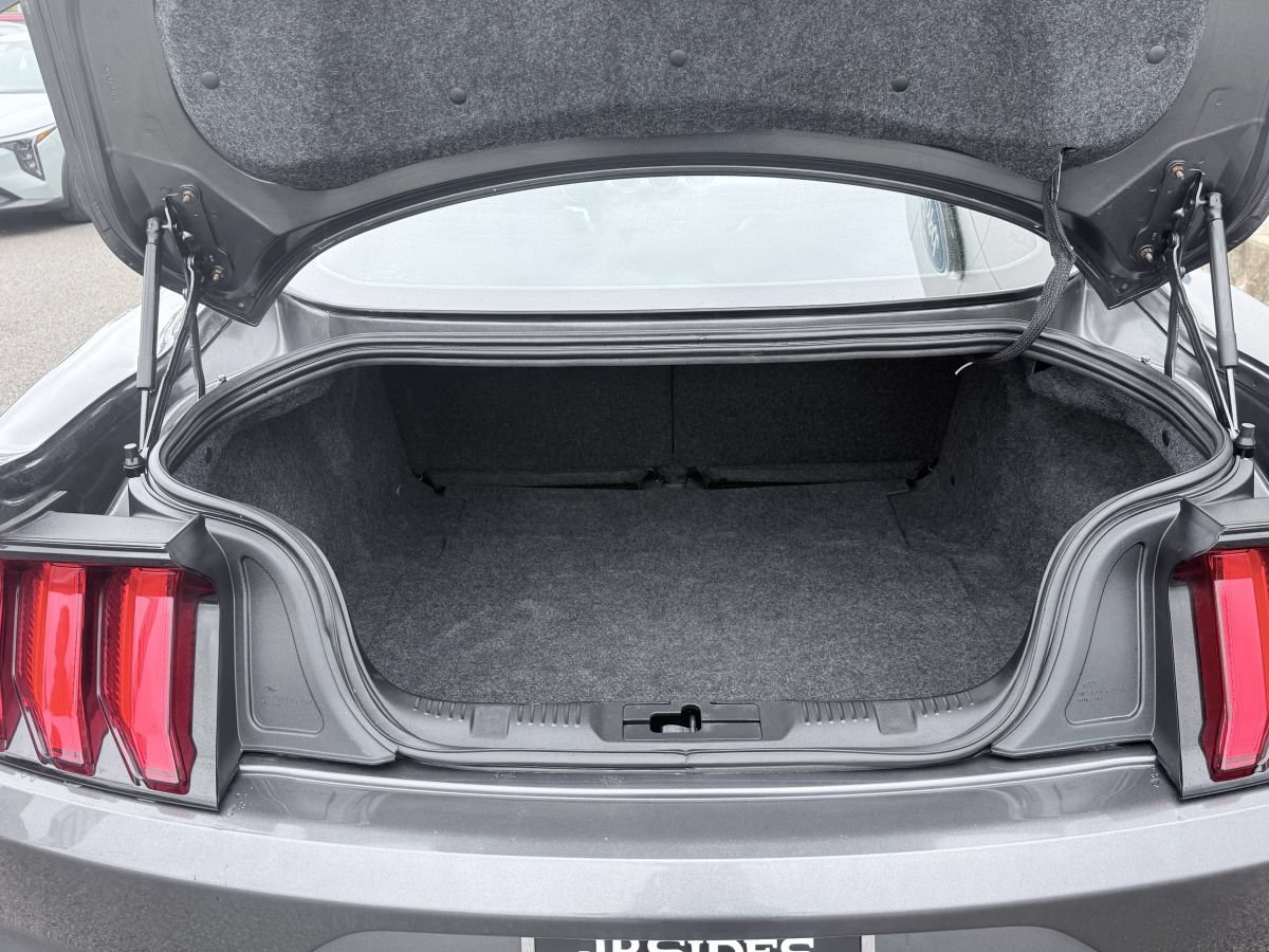 Used 2018 Ford Mustang GT Premium RWD image 16