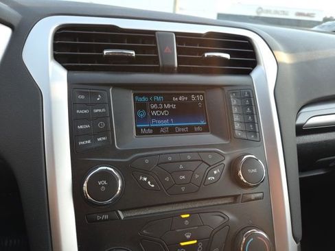 Used 2014 Ford Fusion SE image 14