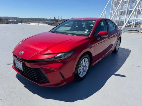 Used 2025 Toyota Camry LE FWD image 7