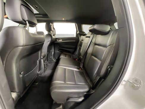 Used 2022 Jeep Grand Cherokee Limited image 24