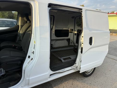 Used 2019 Nissan NV200 S image 27