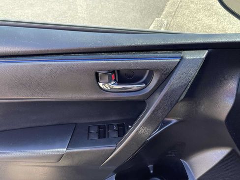 Certified 2019 Toyota Corolla SE w/ Carpet Mat Package (TMS) FWD image 15