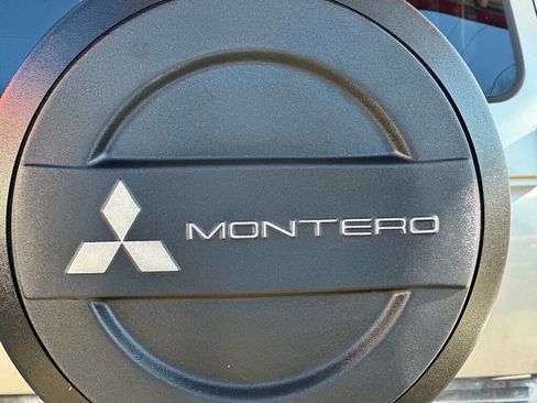 Used 2000 Mitsubishi Montero image 12