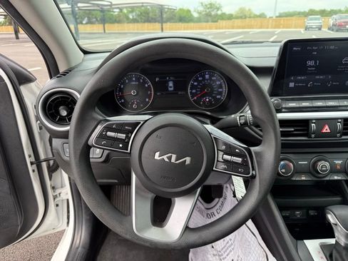 Used 2023 Kia Forte LXS w/ LXS Technology Package FWD image 16