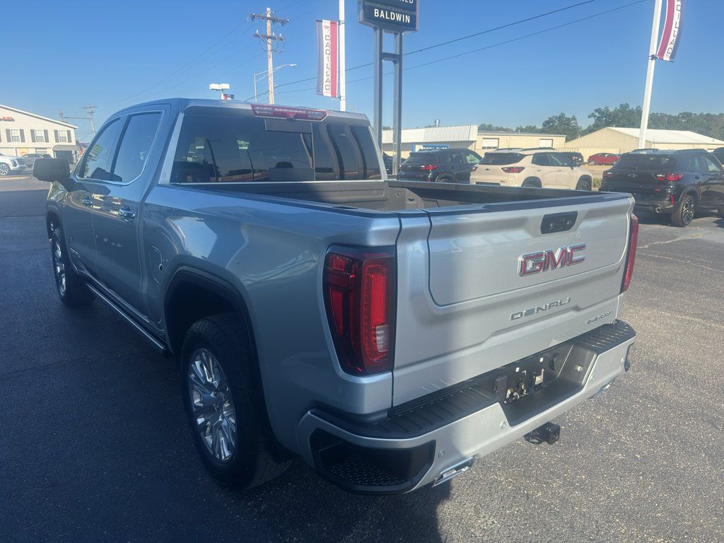 Used 2022 GMC Sierra 1500 Denali AWD/4WD image 5