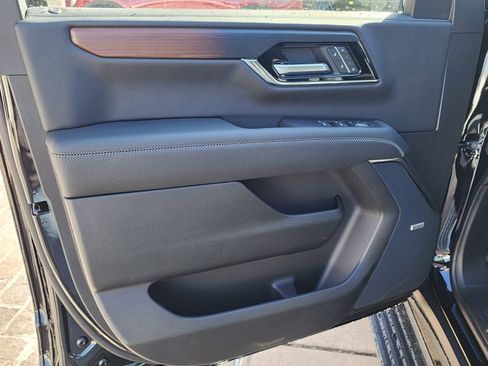 New 2026 GMC Yukon XL Denali w/ Denali Reserve Package AWD/4WD image 12