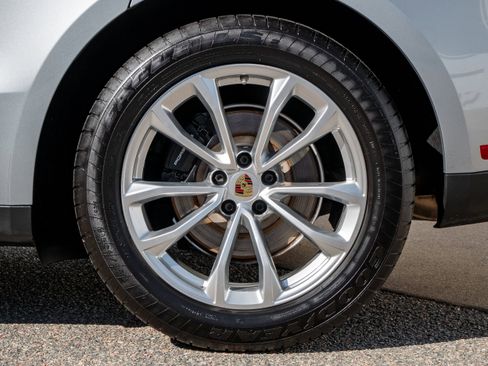 Used 2023 Porsche Macan image 19