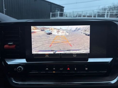 Used 2025 GMC Sierra 1500 SLT image 36