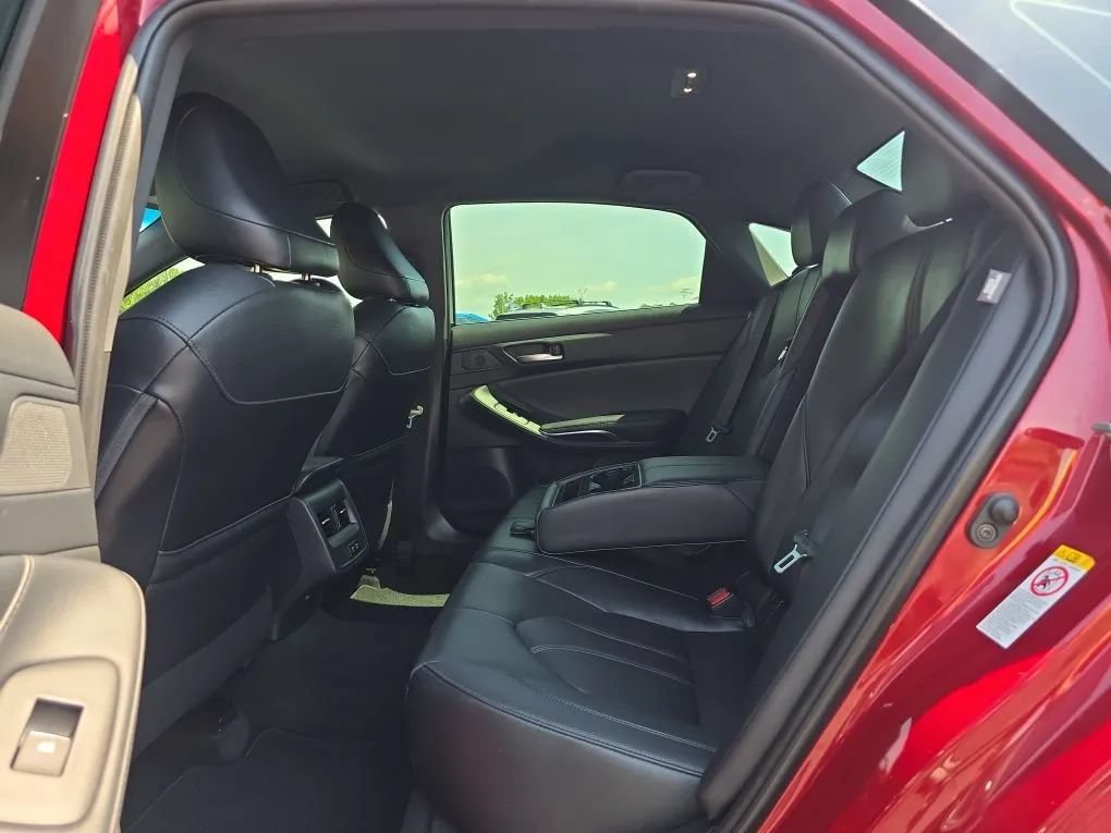 Used 2019 Toyota Avalon XLE FWD image 38