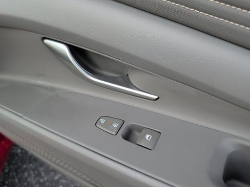 Certified 2025 Hyundai Elantra Sport FWD image 31