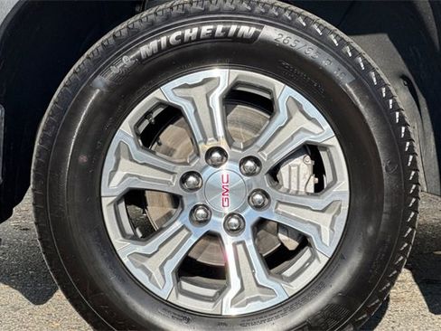 Used 2025 GMC Sierra 1500 SLT image 24