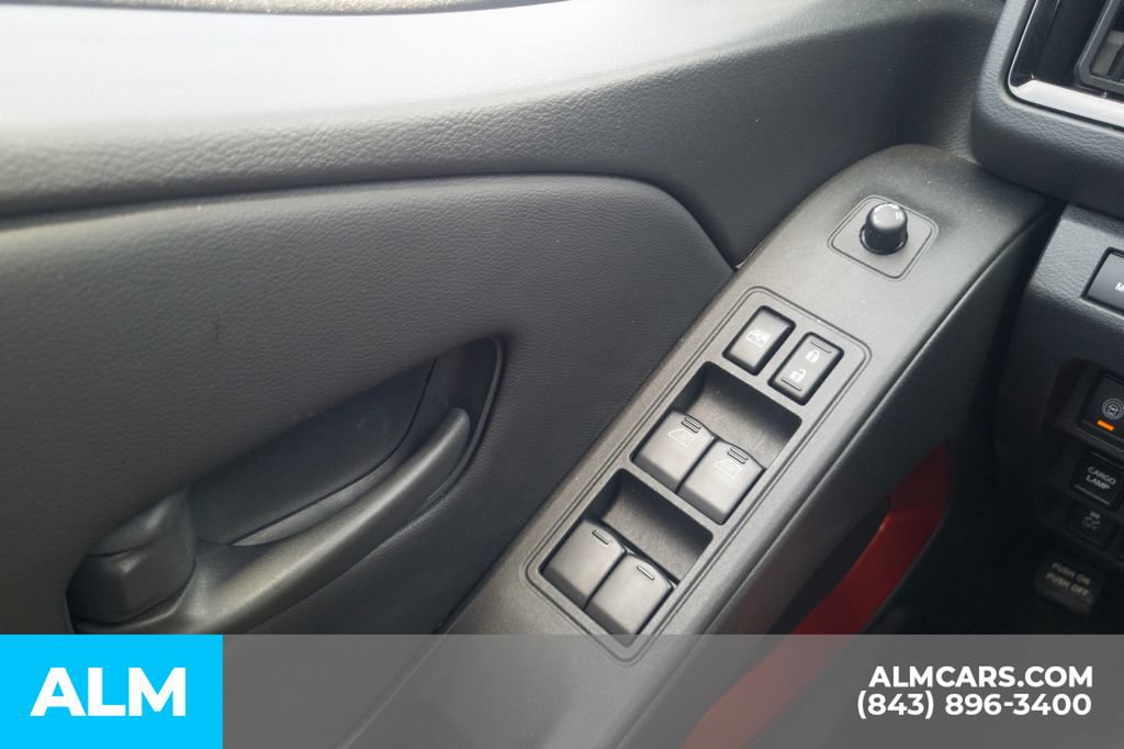 Used 2026 Nissan Frontier PRO-4X AWD/4WD image 30