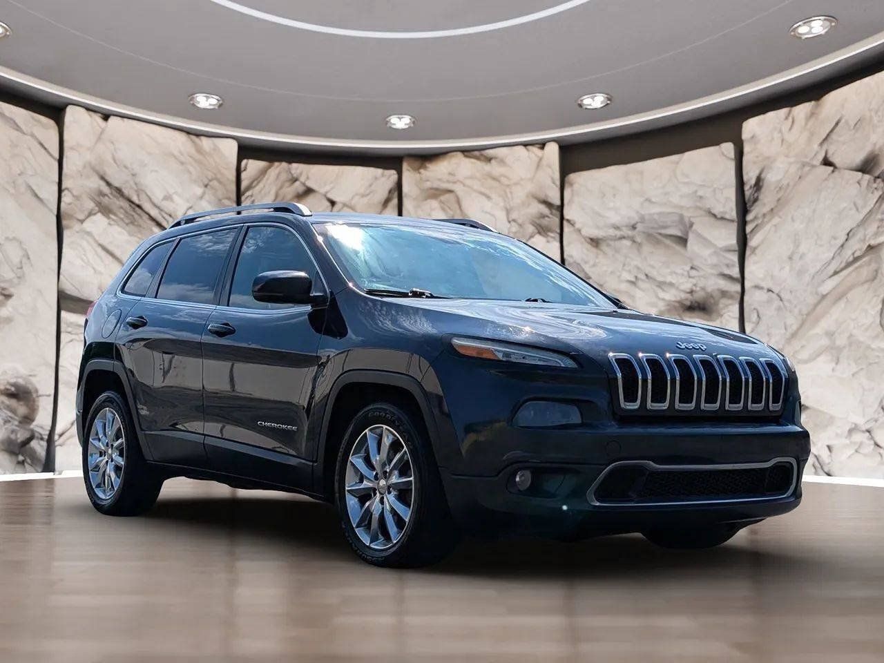 Used 2014 Jeep Cherokee Limited w/ Luxury Group FWD image 17