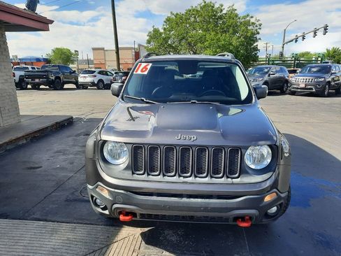 Used 2016 Jeep Renegade Trailhawk w/ Premium Trailhawk Package AWD/4WD image 5