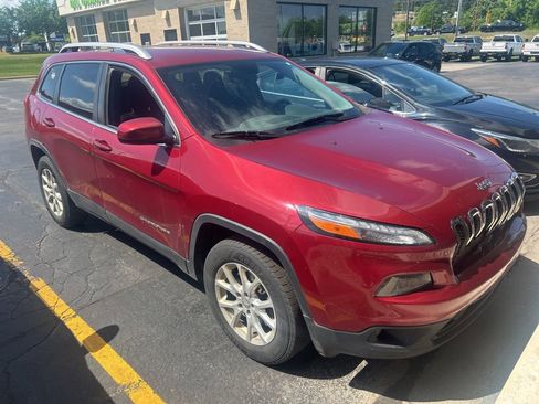 Used 2016 Jeep Cherokee Latitude AWD/4WD image 6