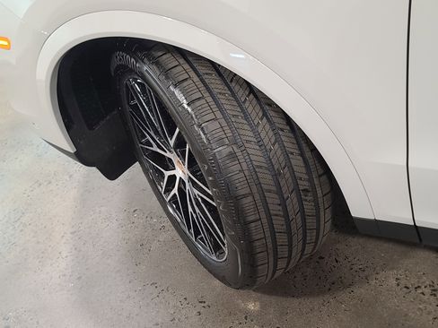 New 2026 Porsche Cayenne Coupe image 33