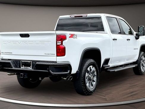 Used 2024 Chevrolet Silverado 2500 Custom w/ Custom Value Package AWD/4WD image 7