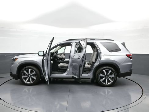 Certified 2023 Honda Pilot Touring image 49
