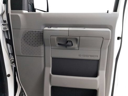 Used 2010 Ford E-350 and Econoline 350 XL RWD image 24