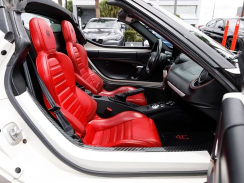 Used 2016 Alfa Romeo 4C Spider w/ Convenience Group - Spider RWD image 10