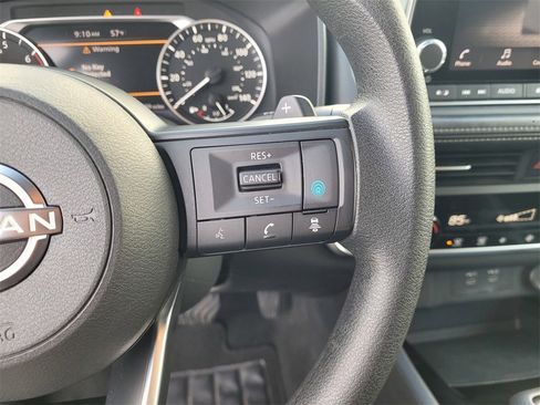 Used 2024 Nissan Rogue SV image 18