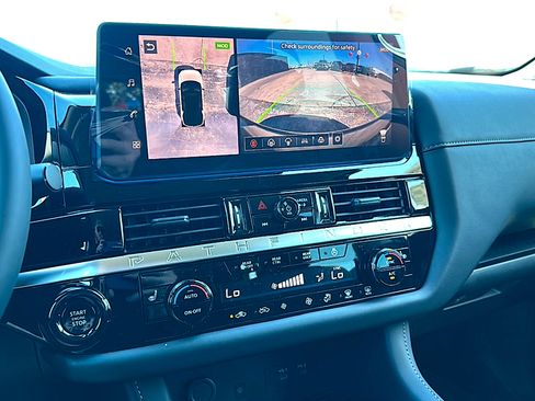 New 2026 Nissan Pathfinder SL FWD image 22