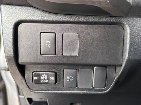 Used 2021 Toyota Tacoma SR5 RWD image 22