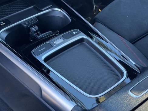 Certified 2025 Mercedes-Benz GLB 35 AMG 4MATIC image 31