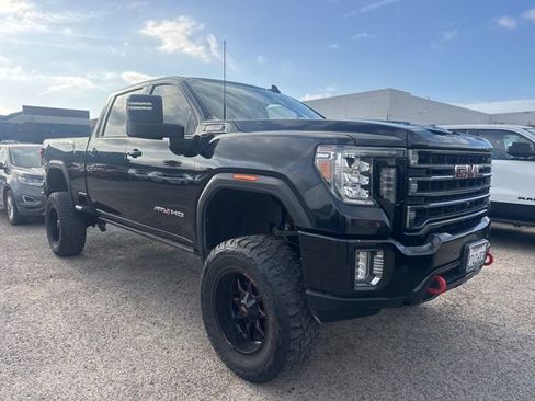 Used 2020 GMC Sierra 2500 AT4 w/ Technology Package image 3