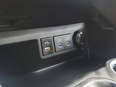 Used 2022 Toyota Highlander XLE image 32