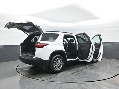 Used 2023 Chevrolet Traverse LT image 35