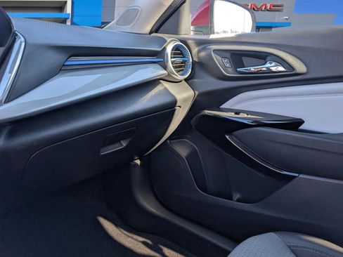 Used 2024 Chevrolet Trax LT w/ Driver Confidence Package image 29