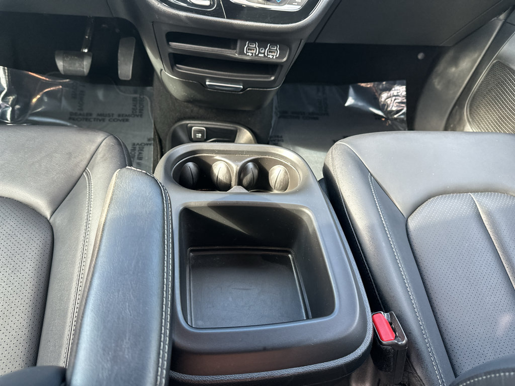 Used 2025 Chrysler Pacifica Select FWD image 22