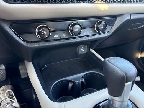 Used 2024 Honda HR-V LX image 25