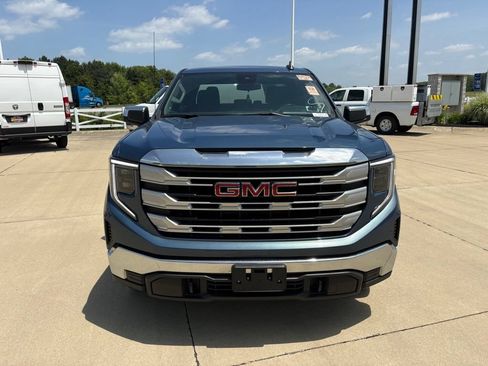 Used 2024 GMC Sierra 1500 SLE AWD/4WD image 9