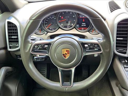 Used 2016 Porsche Cayenne AWD/4WD image 12
