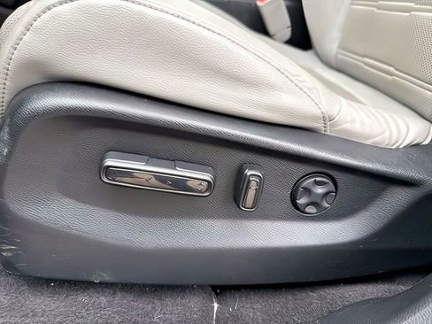 Used 2017 Honda CR-V EX-L image 18