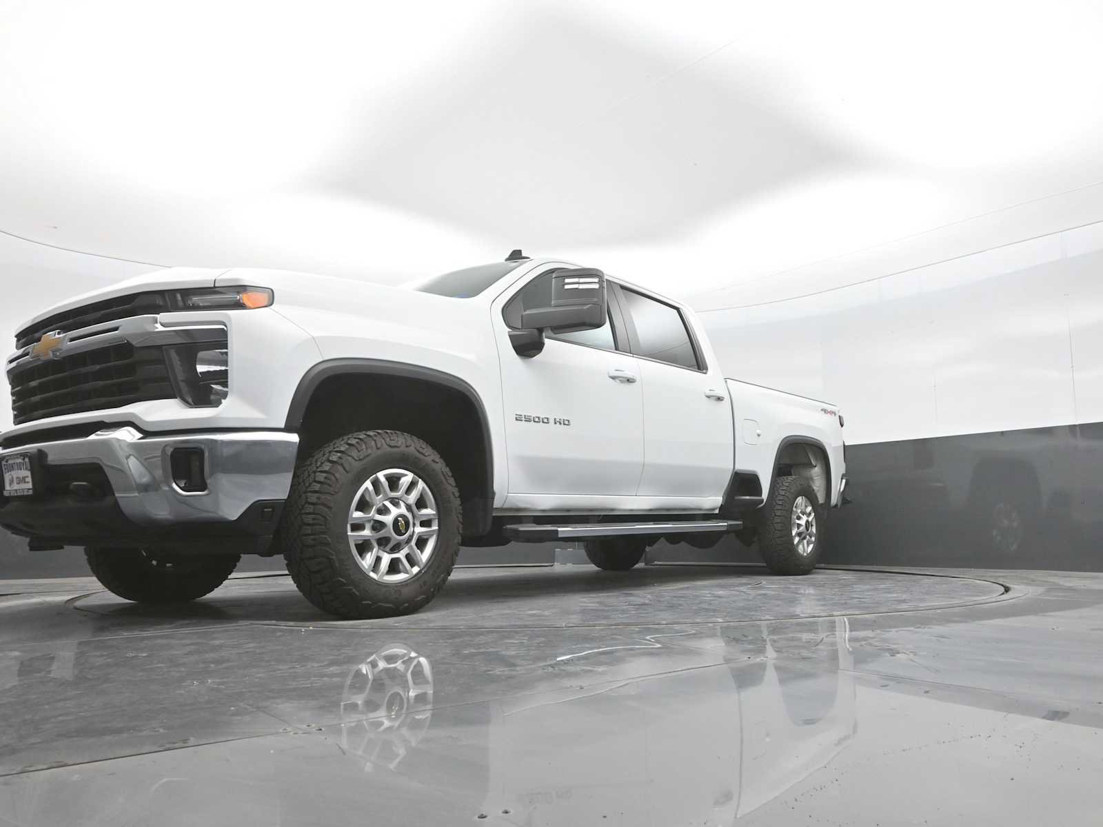 Used 2025 Chevrolet Silverado 2500 LT w/ Convenience Package AWD/4WD image 41