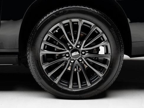 Used 2025 Cadillac Escalade ESV Sport Platinum AWD/4WD image 18