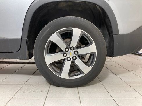 Used 2023 Chevrolet Traverse LT AWD/4WD image 27